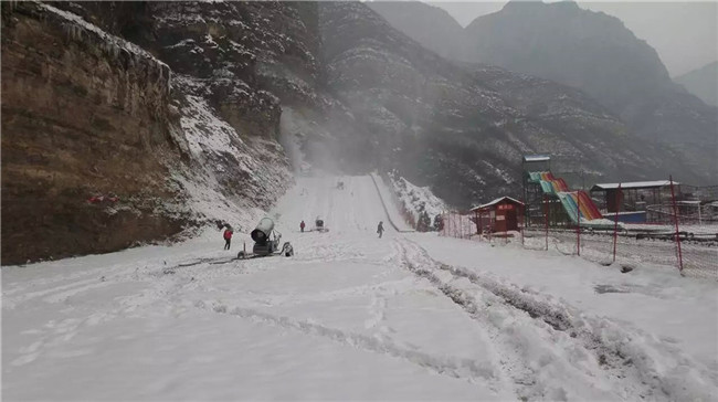 滑雪场造雪机